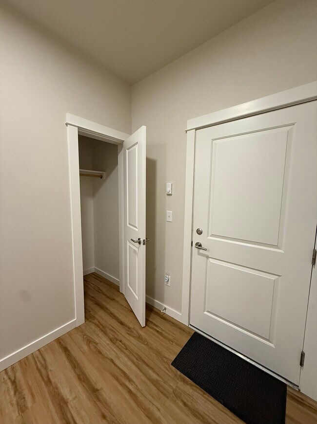 Photo - 2222C Willow Dr