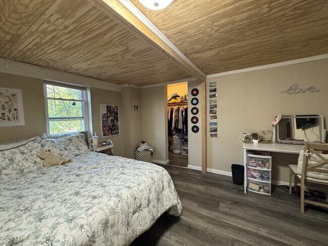 Photo - 356 Stewart St