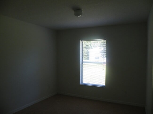 Photo - 17 Philmont Ln