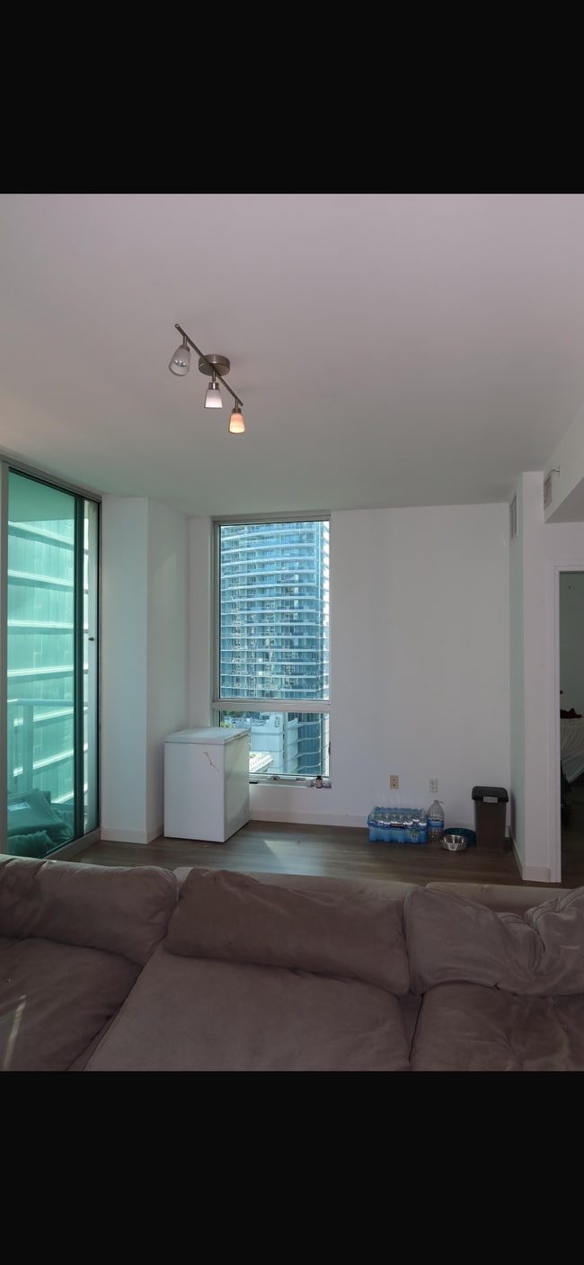 Photo - 300 S Biscayne Blvd Unit Met 1 –  1902