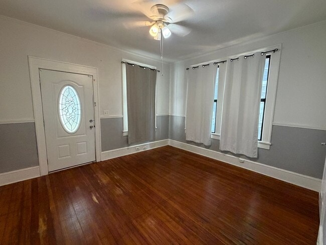 Photo - 203 E Rutherford St