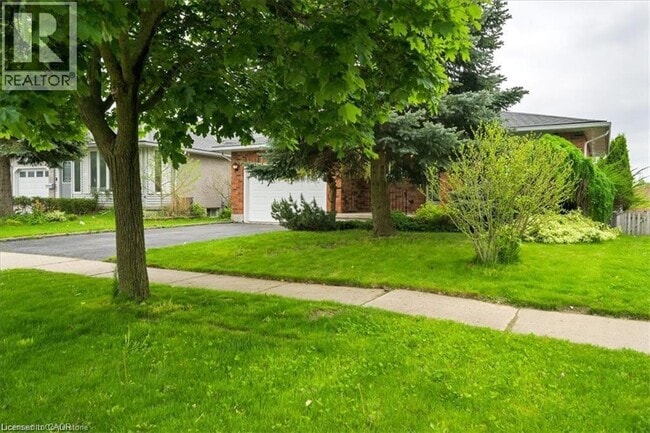 Photo - 47 Claycroft Crescent