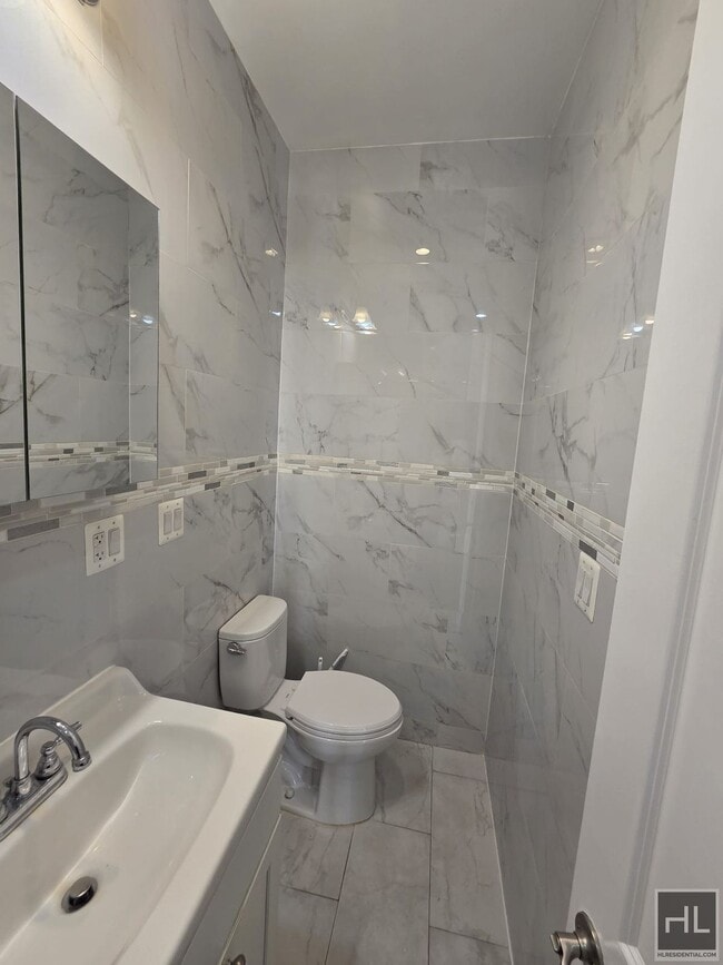 KINGSTON AVENUE - KINGSTON AVENUE Apartment Unit 3R
