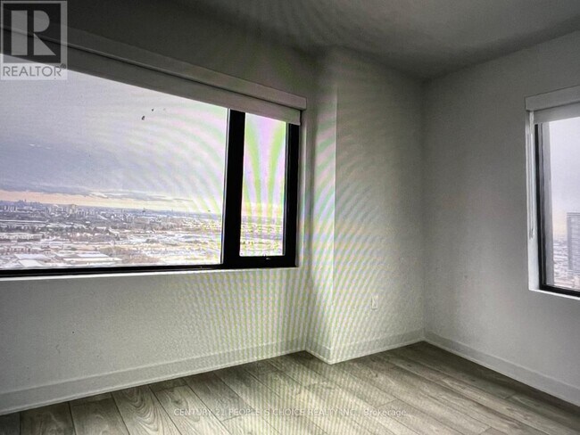 Photo - 2920 Hwy 7 Unité 2810