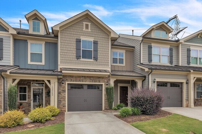 3 Bedroom Townhome in Wakefield with 1 Car... - 3 Bedroom Townhome in Wakefield with 1 Car...