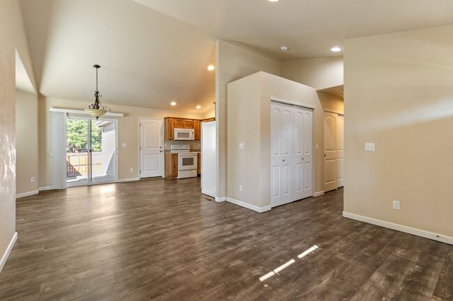 2235 Sopris Cir