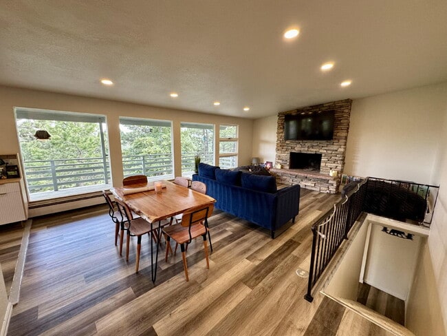 Photo - 11922 Hillcrest Rd