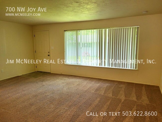 Photo - 700 NW Joy Ave