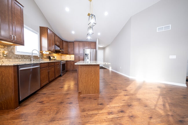 Photo - 20904 Greenwood Ct