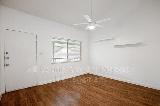 Photo - 502 W 35th St Unit 205