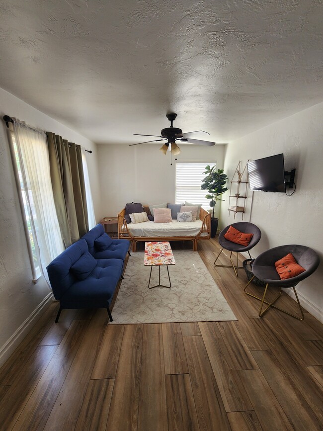 Photo - 278 E Merritt Ave