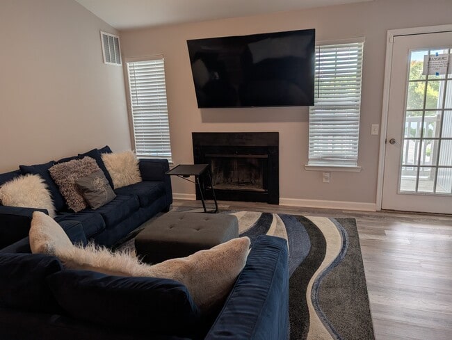 Building Photo - 400 Waters Edge Dr Rental