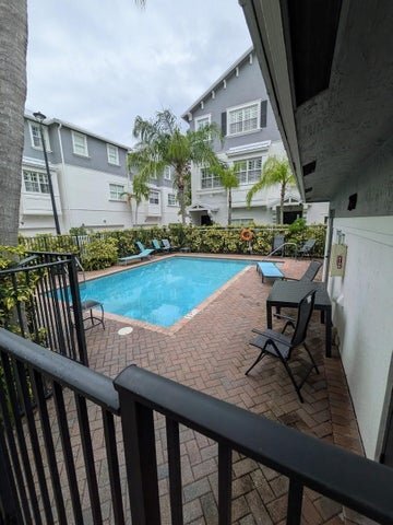 Photo - 290 NE 5th Ave