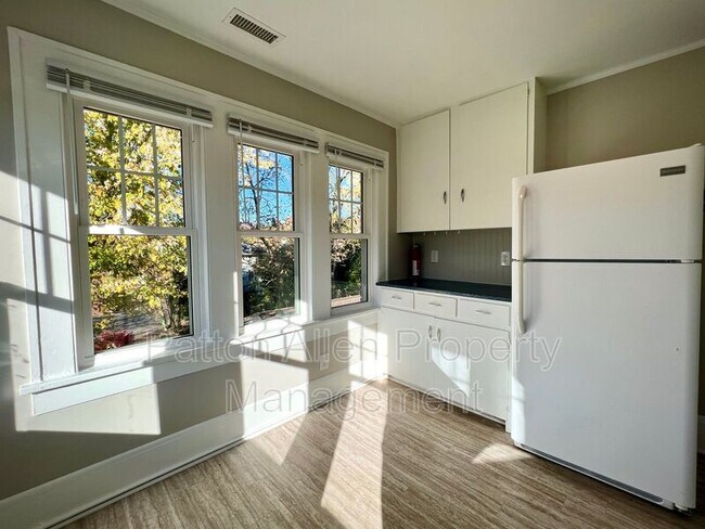 Photo - 16 Gracelyn Rd Unit 2