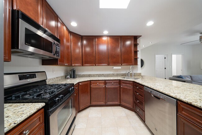 Photo - 515 Gregory Ave Unit 8