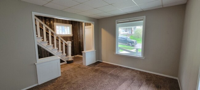 Photo - AVAILABLE JUNE - 4 Bed 1 Bath Located In East Hillside