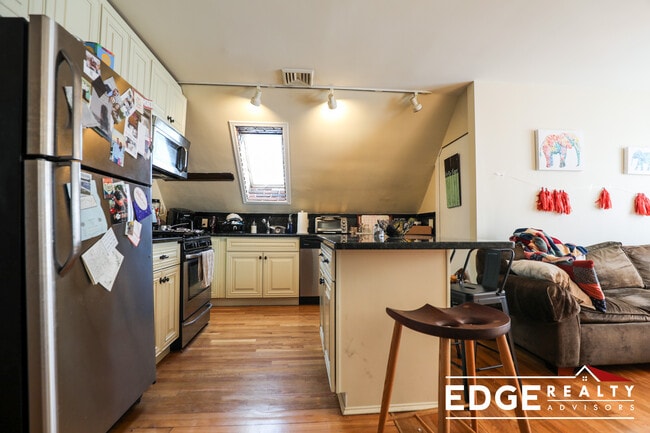 Photo - 16 Mapleton St Unit 3