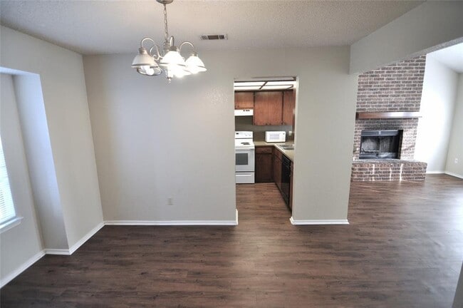 Photo - 400 Rawhide Loop