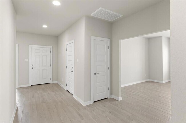 Photo - 195 Hortus Dr