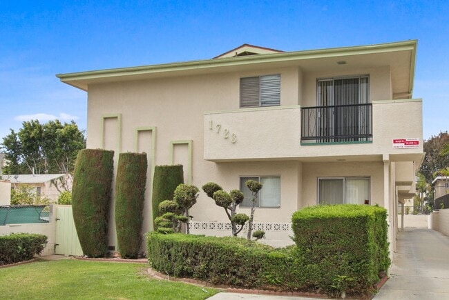 Photo - 1723 Barrington in prime West LA!