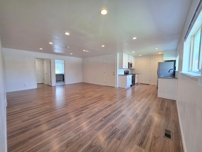 326 N Escalante Dr Unit B