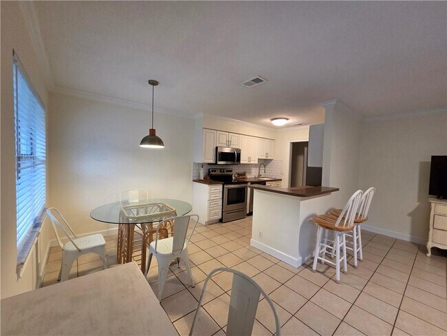 Photo - 800 Mallery St Unidad B 10