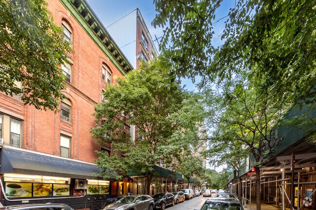 Photo - 16 E 98th St