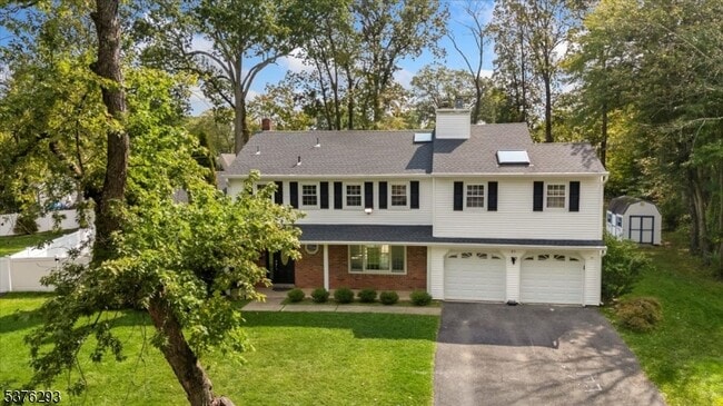 Photo - 21 New England Dr