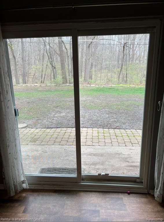 Photo - 7610 Woodview St