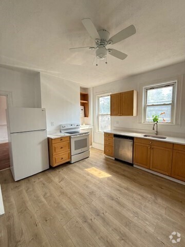 Building Photo - 58 Aspinwall Ave Unit 1 Rental