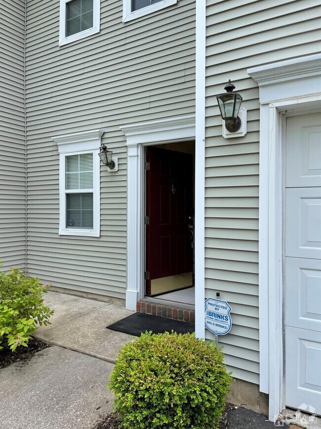 Building Photo - 304 Canterbury Way Rental