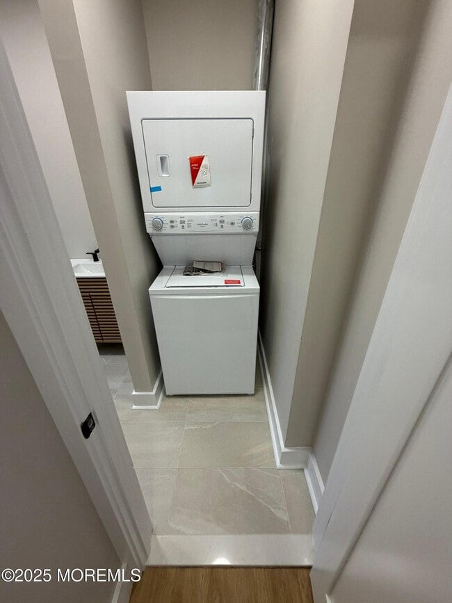 Photo - 142 State St