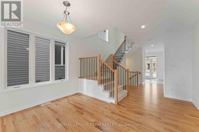 Photo - 623 Idyllic Ter