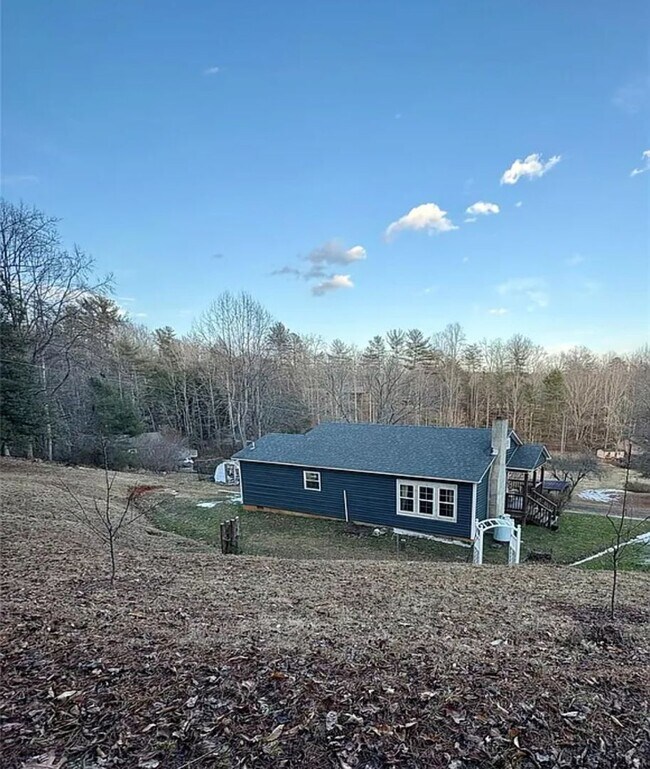 Photo - 2050 Blowing Rock Blvd