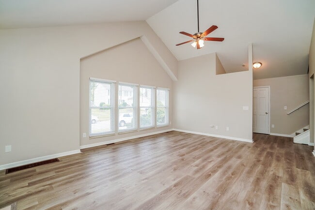 Photo - 486 Rambling Brook Dr