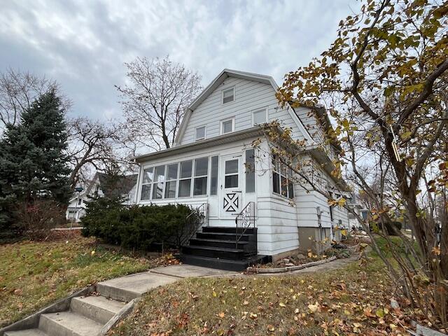 Building Photo - 99 Robert St