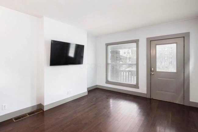 Photo - 2411 Indianola Ave