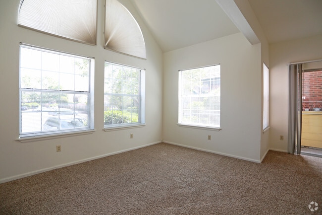 2BR, 1BA - Fairfield
