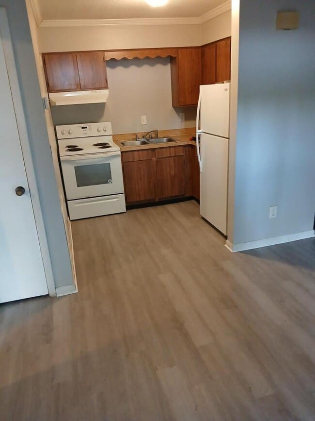 Building Photo - 200 SE Hanover Pl