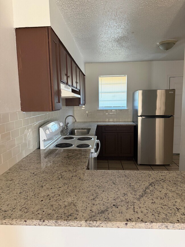 4870 Alsace St Unidad C