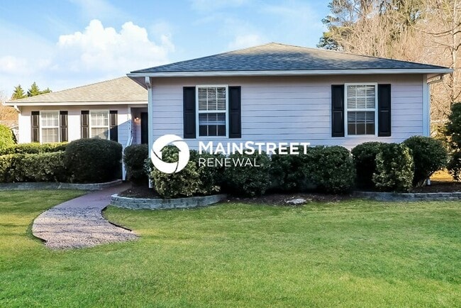 Building Photo - 4 Bedroom Pet-Friendly Home in RALEIGH, NC with Main Street Renewal