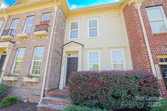 Building Photo - 11125 Cedar Walk Lane