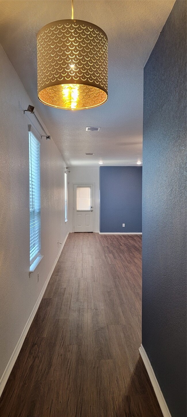 Photo - 2106 Benjamin Park