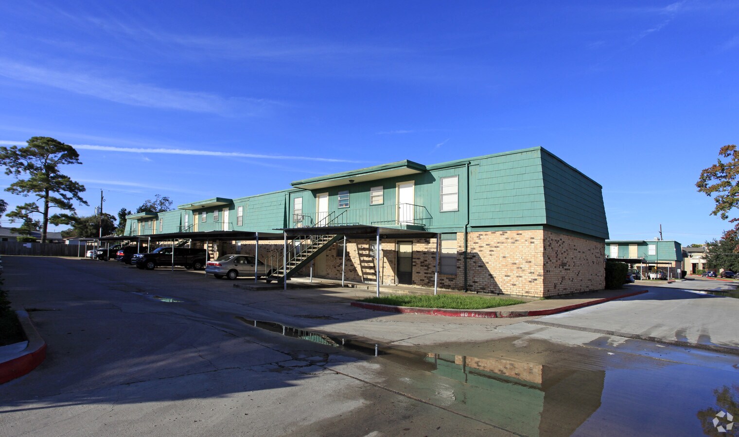 Hillcrest Apartments - Hillcrest Apartments