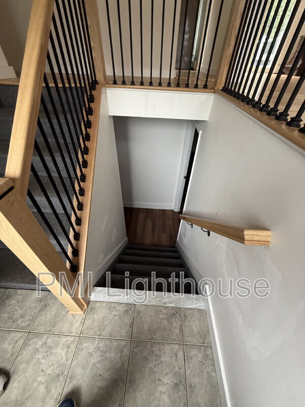 Photo - 2077 Feuereisen Ave