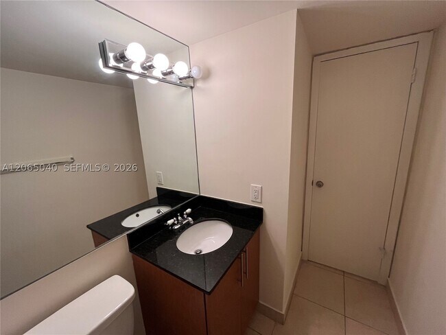 Photo - 1605 Bay 403 Bay Unit 403