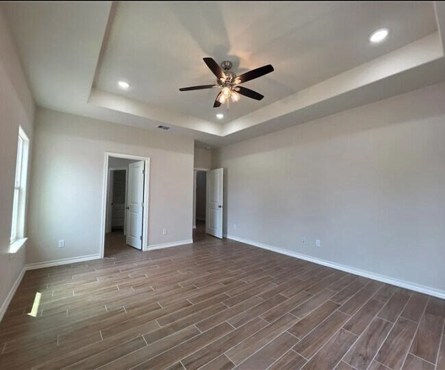 Photo - 408 Eldon Cir
