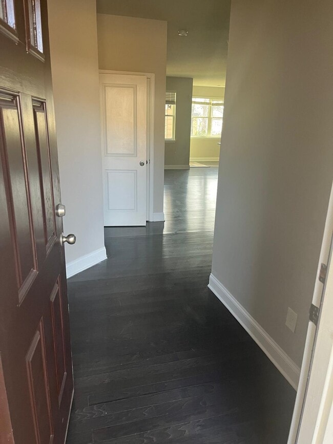 Photo - 897 Whittington Pky SW