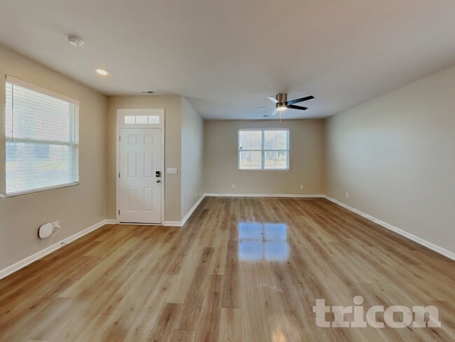 Photo - 1406 Ashfield Pl