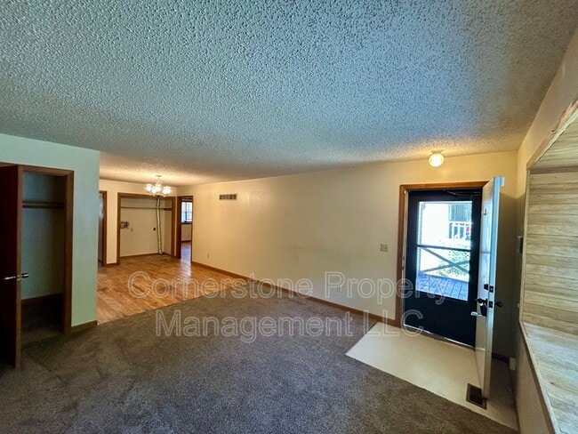 Photo - 723 Locust St